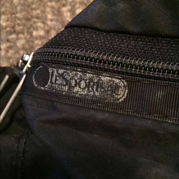 LeSportsac black fannypack - Picture 2 of 3